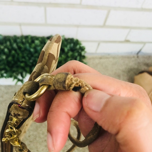 Coach | Wristlet - Picture 2 of 6